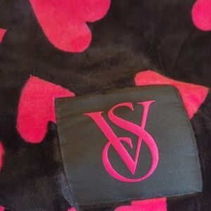 Victoria's Secret 50 x 60 Black and Pink Heart Faux Sherpa Lined Blanket